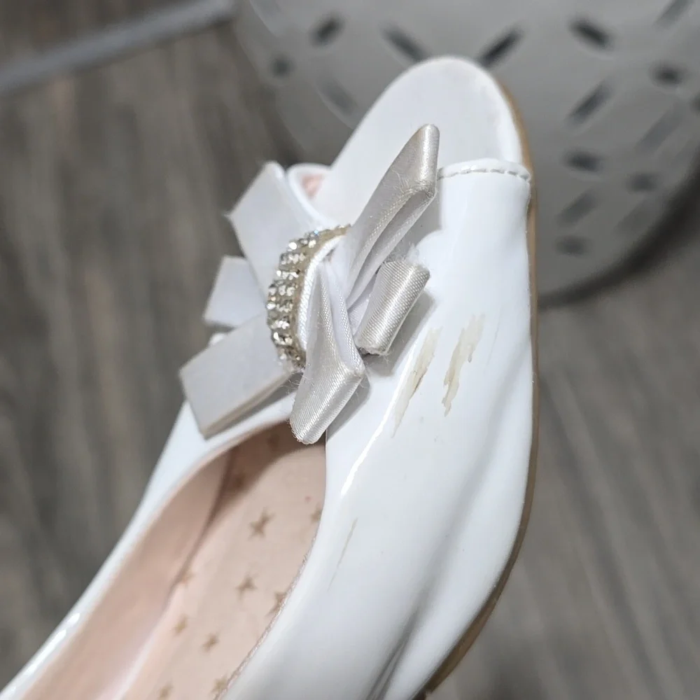 Open Toe Wedge Heels Girls Off white Satin Bow Shoe Size 3🌴✌️
